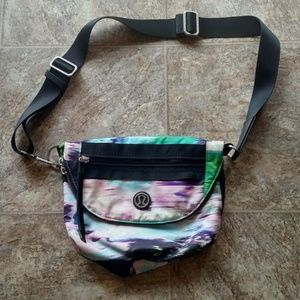 Lululemon Festival Bag Pigment Wind Dragonfly